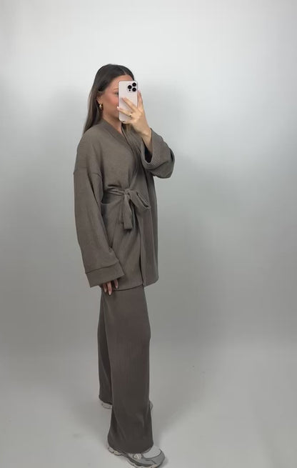 Elegant ribbed twinset