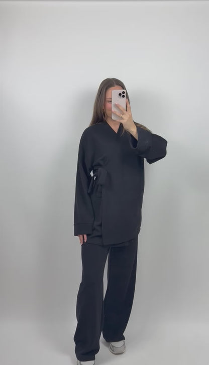 Elegant ribbed twinset